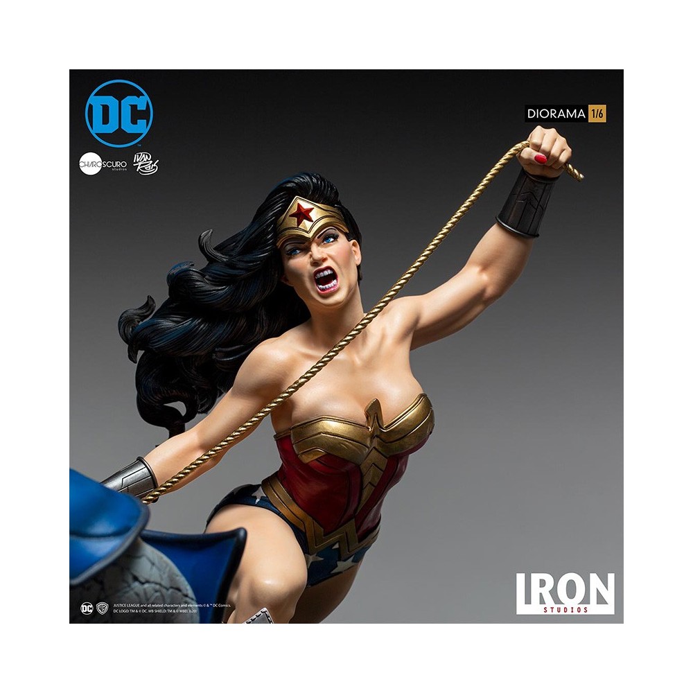 WONDER WOMAN VS DARKSEID 1/6 DIORAMA 47 CM STATUE FIGURE IRON STUDIOS