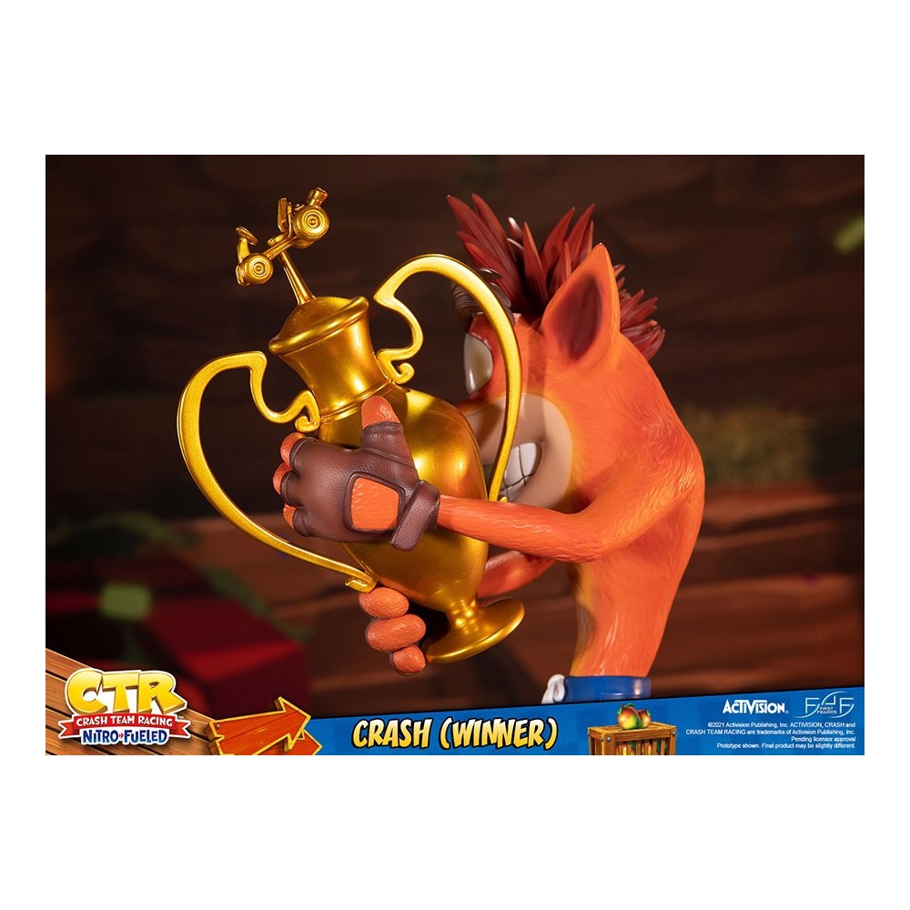 CTR CRASH TEAM RACING CRASH BANDICOOT WINNER STATUA FIGURE FIRST4FIGURES