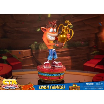 CTR CRASH TEAM RACING CRASH BANDICOOT WINNER STATUA FIGURE FIRST4FIGURES