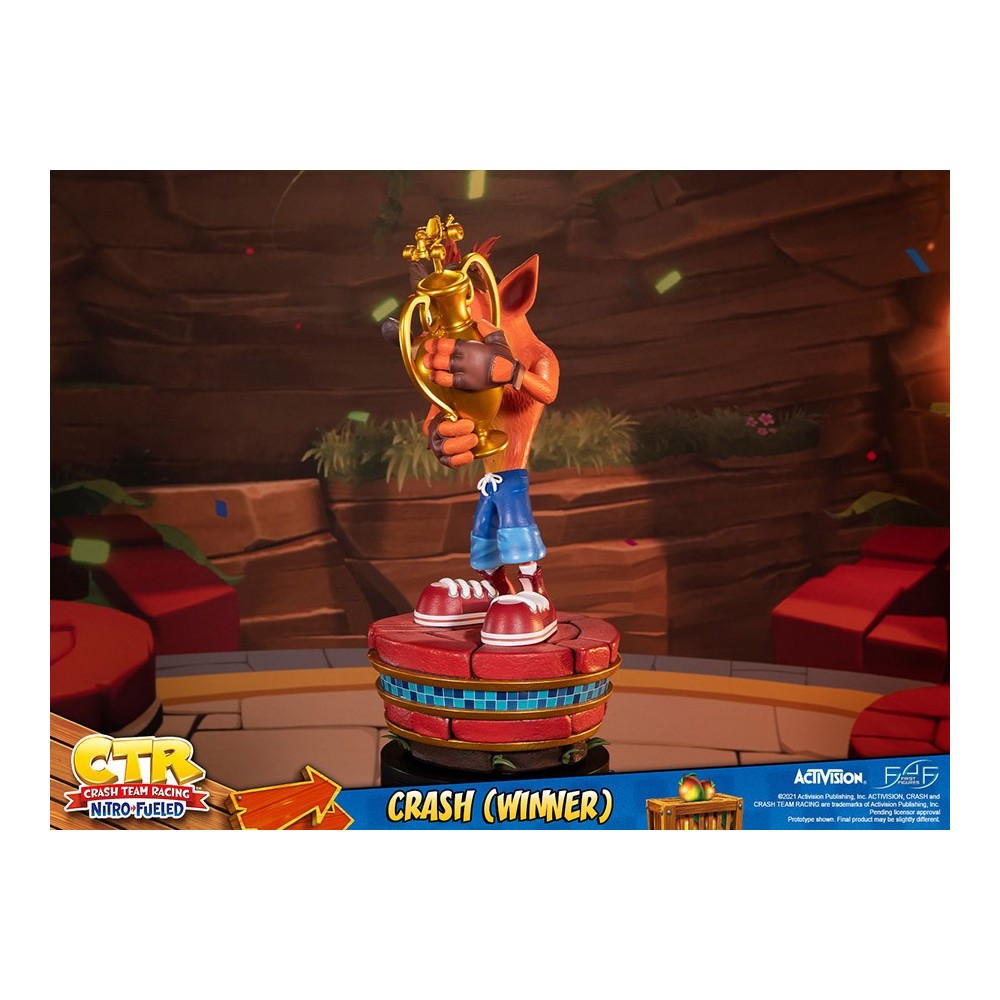 CTR CRASH TEAM RACING CRASH BANDICOOT WINNER STATUA FIGURE FIRST4FIGURES